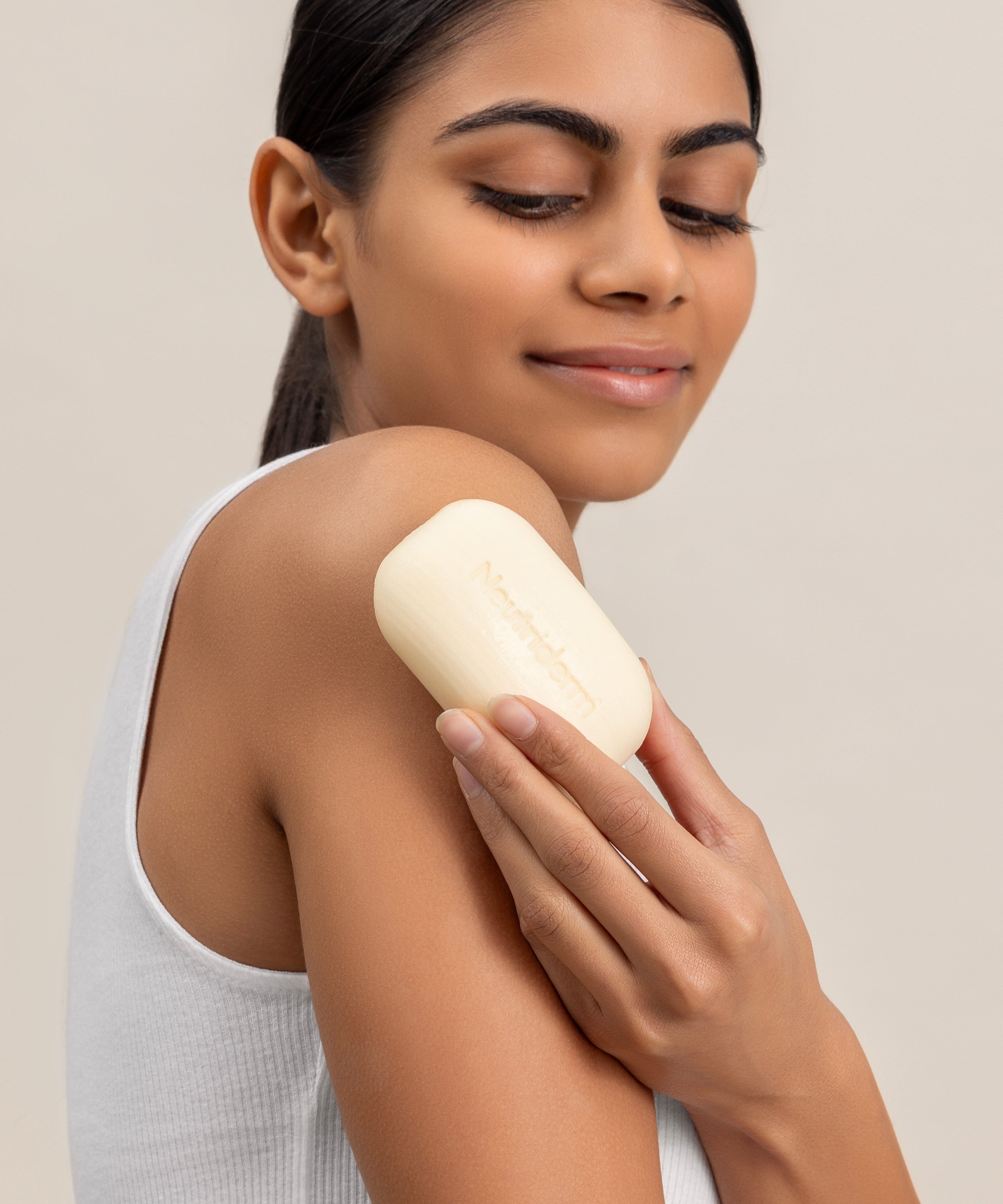 A Sustainable 2 in 1 Cleanser: Reduce Hyperpigmentation & Uneven Skin Tone for Face & Body