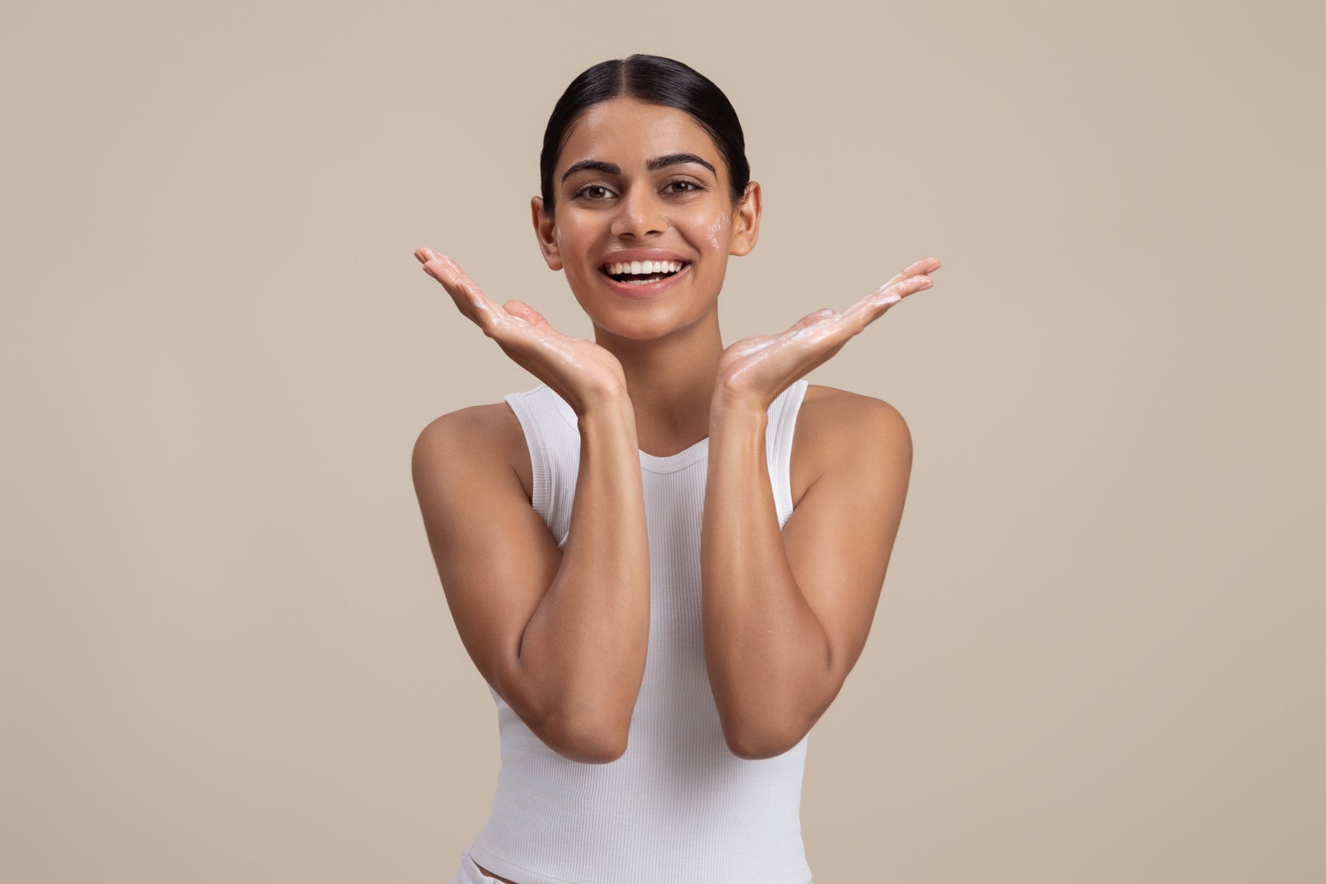 Debunking skincare myths for vibrant skin – facts vs fiction