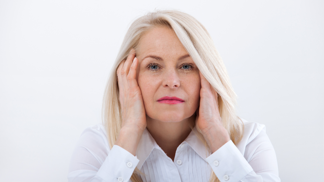 Essential pH-Balanced Cleansers for Sensitive Skin During Menopause