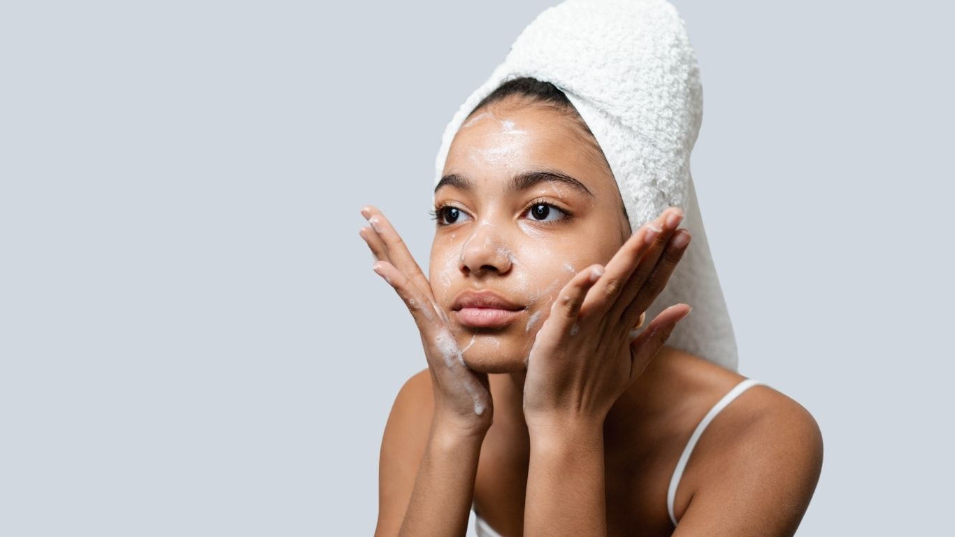 Hydration Myths: Oily Skin and Moisturisers