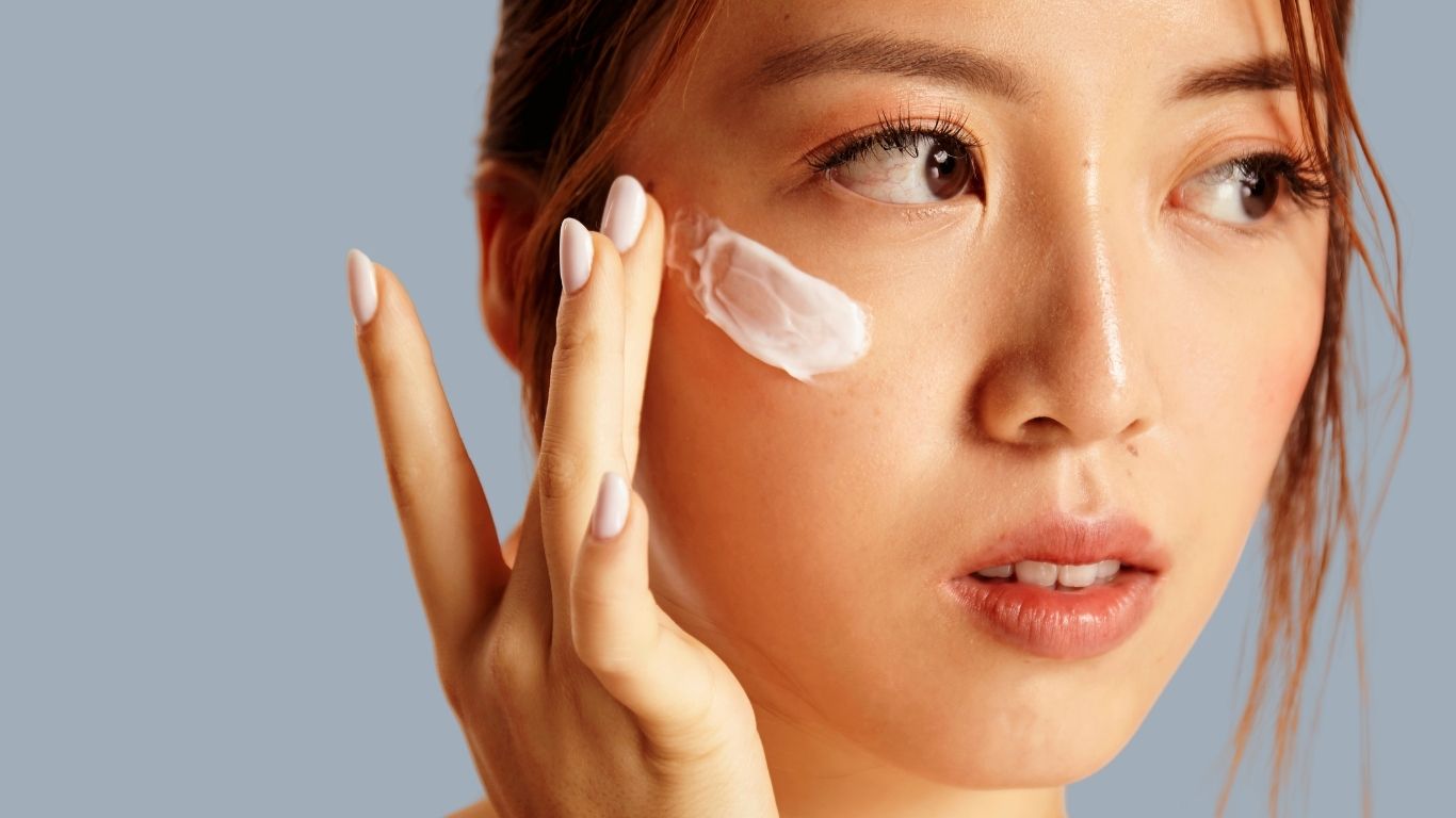 Why Oily Skin Needs Both the Neutriderm Detox Cleanser and Moisturising Lotion